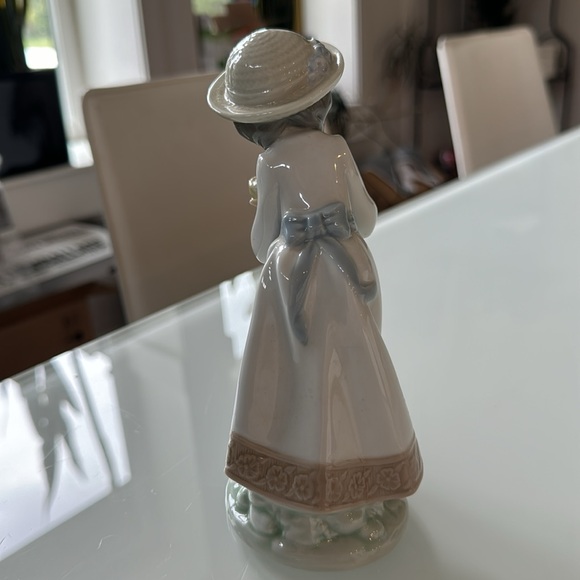 Lao - by Lladro- figurine - Picture 3 of 7